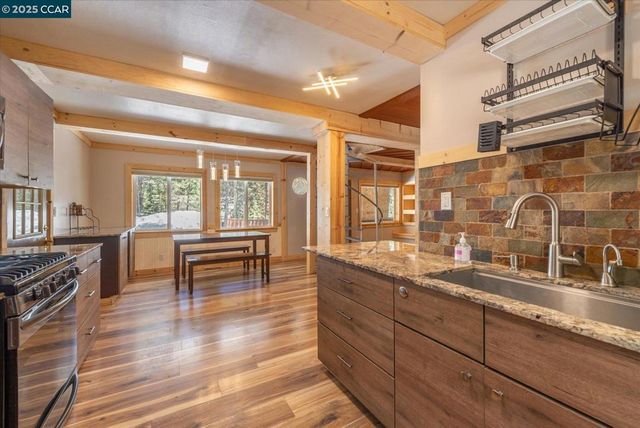 12255 Sierra Dr, Truckee, CA 96161