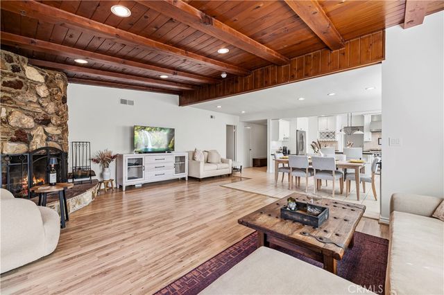 17955 Archwood, Reseda, CA 91335