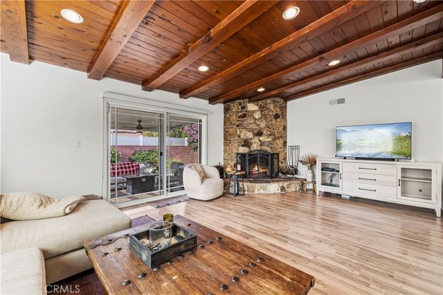 17955 Archwood, Reseda, CA 91335