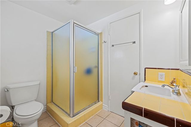 17955 Archwood, Reseda, CA 91335