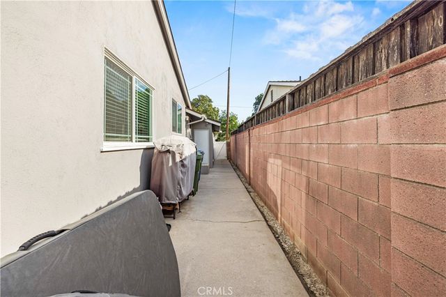 17955 Archwood, Reseda, CA 91335
