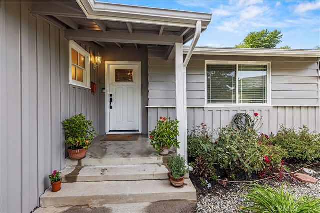 17955 Archwood, Reseda, CA 91335