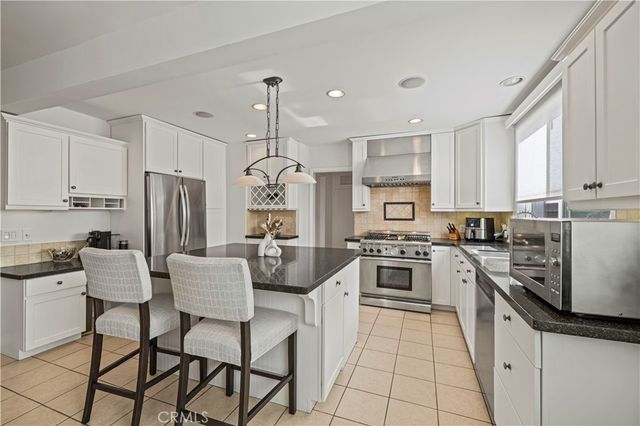 17955 Archwood, Reseda, CA 91335