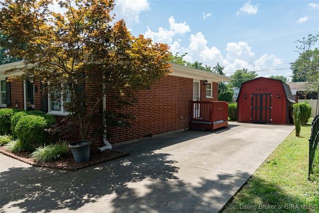 1411 Ridgeway Drive, Jeffersonville, IN 47130