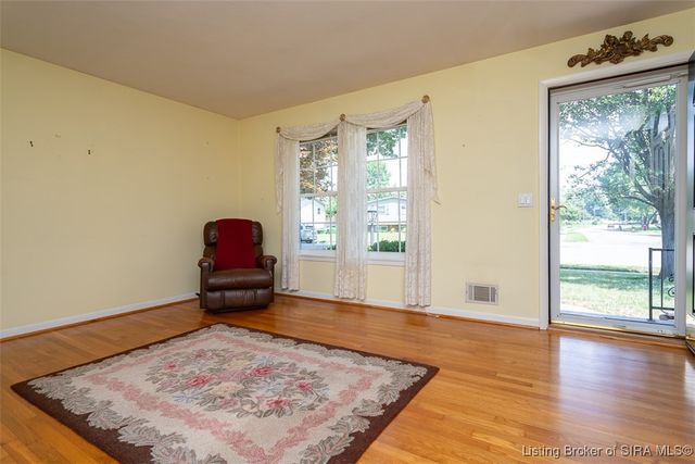 1411 Ridgeway Drive, Jeffersonville, IN 47130