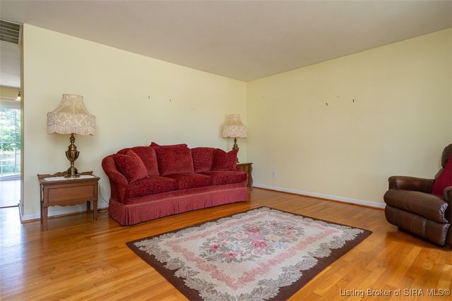 1411 Ridgeway Drive, Jeffersonville, IN 47130