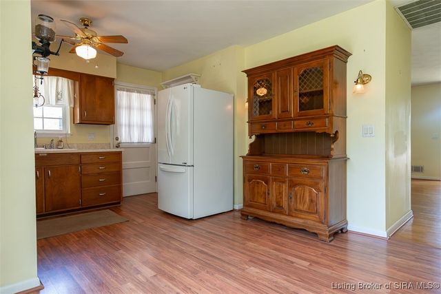 1411 Ridgeway Drive, Jeffersonville, IN 47130