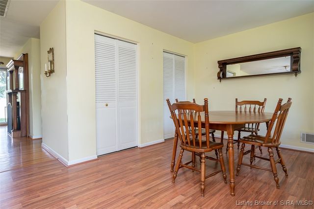 1411 Ridgeway Drive, Jeffersonville, IN 47130