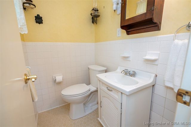 1411 Ridgeway Drive, Jeffersonville, IN 47130