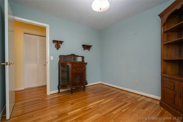 1411 Ridgeway Drive, Jeffersonville, IN 47130