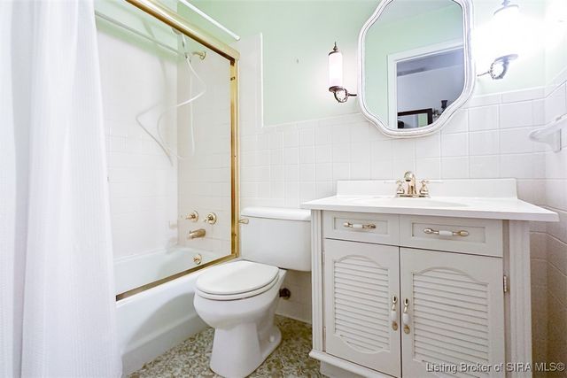 1411 Ridgeway Drive, Jeffersonville, IN 47130