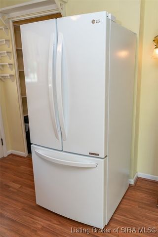 1411 Ridgeway Drive, Jeffersonville, IN 47130