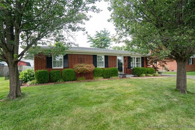 1411 Ridgeway Drive, Jeffersonville, IN 47130