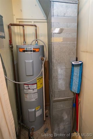 1411 Ridgeway Drive, Jeffersonville, IN 47130