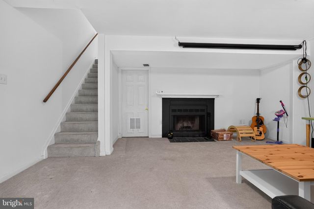 14871 EMBERDALE DR, Woodbridge, VA 22193