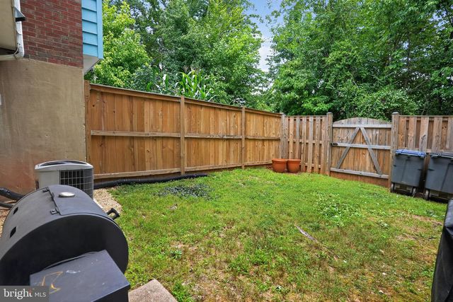 14871 EMBERDALE DR, Woodbridge, VA 22193