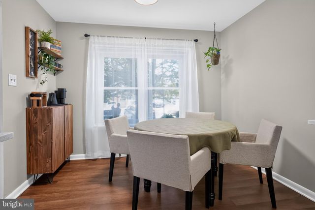 14871 EMBERDALE DR, Woodbridge, VA 22193