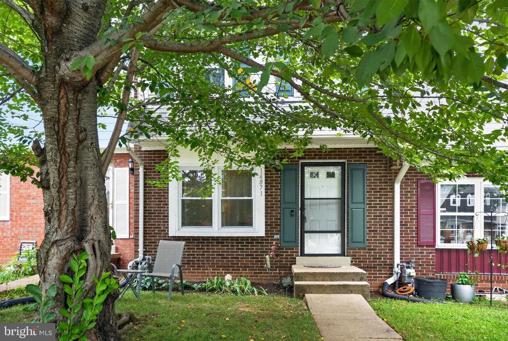 14871 EMBERDALE DR, Woodbridge, VA 22193
