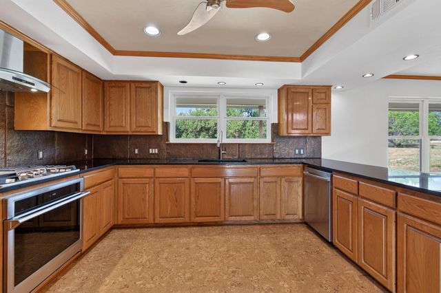 15 Tall Oaks TRL, Austin, TX 78737