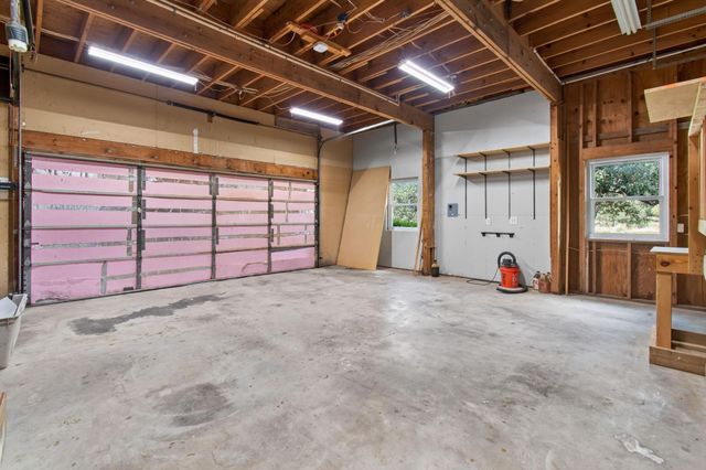 15 Tall Oaks TRL, Austin, TX 78737
