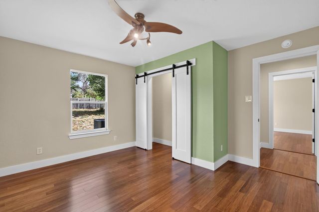 15 Tall Oaks TRL, Austin, TX 78737