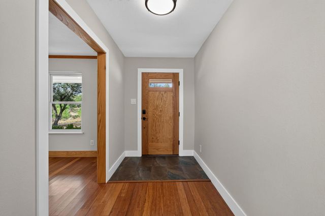 15 Tall Oaks TRL, Austin, TX 78737