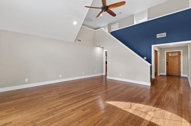 15 Tall Oaks TRL, Austin, TX 78737