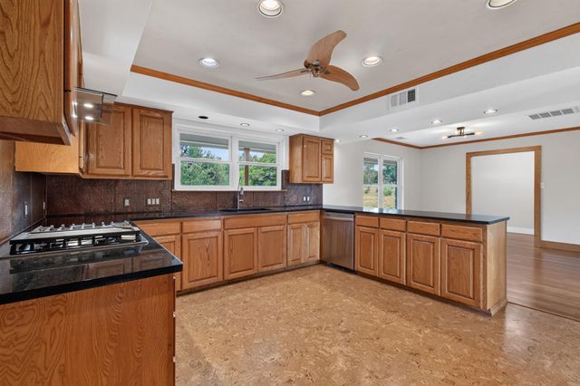15 Tall Oaks TRL, Austin, TX 78737