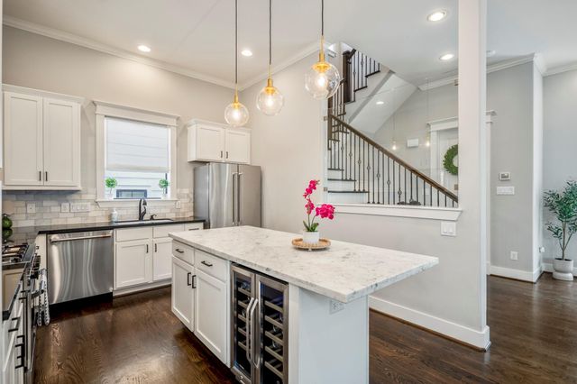 2404 Beall Street A, Houston, TX 77008