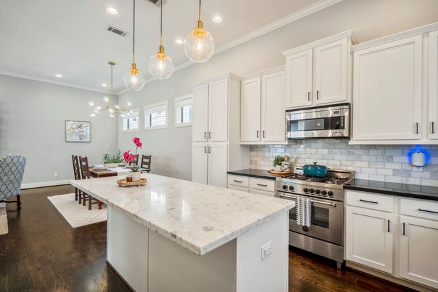 2404 Beall Street A, Houston, TX 77008