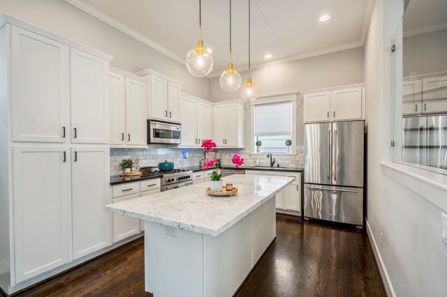 2404 Beall Street A, Houston, TX 77008