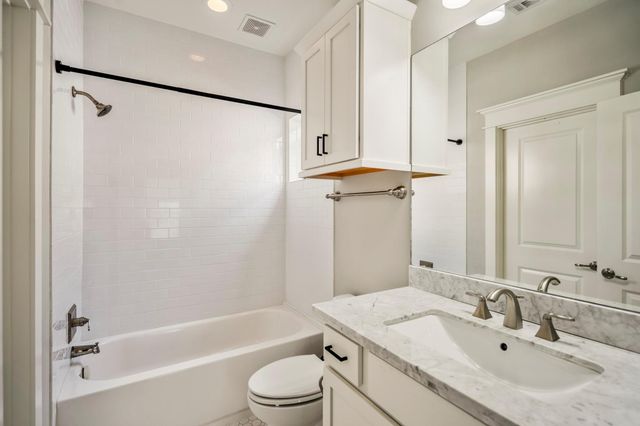 2404 Beall Street A, Houston, TX 77008