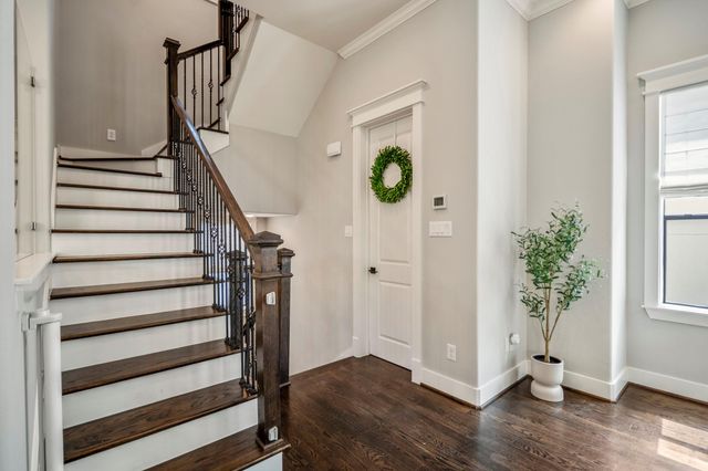 2404 Beall Street A, Houston, TX 77008