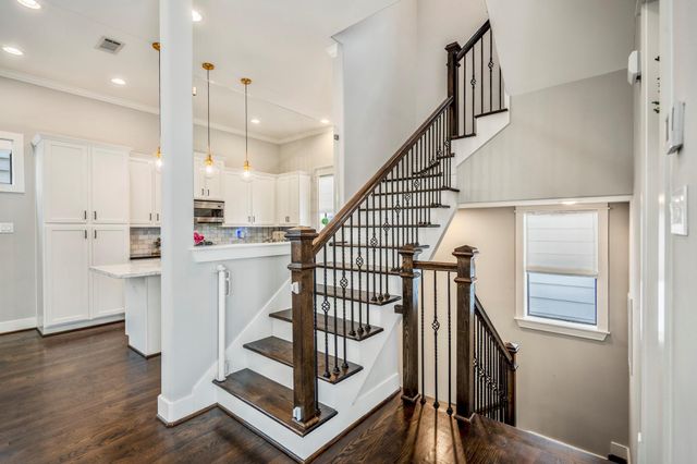 2404 Beall Street A, Houston, TX 77008