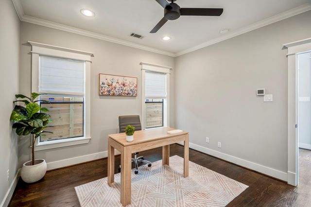 2404 Beall Street A, Houston, TX 77008