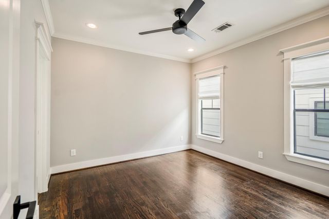 2404 Beall Street A, Houston, TX 77008