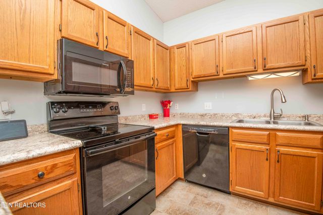 10044 Greylock Way, Knoxville, TN 37931
