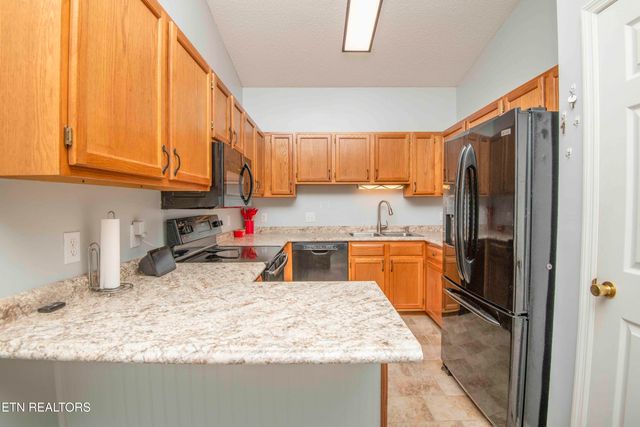 10044 Greylock Way, Knoxville, TN 37931