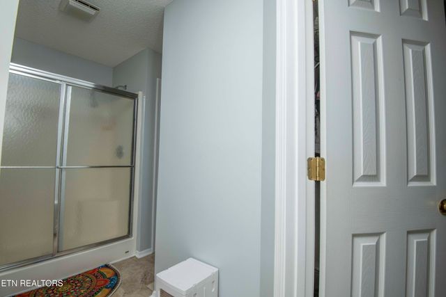 10044 Greylock Way, Knoxville, TN 37931