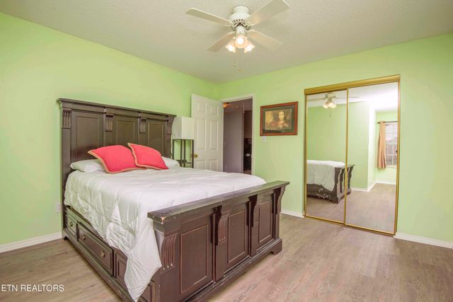 10044 Greylock Way, Knoxville, TN 37931