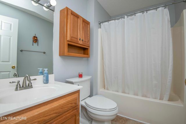 10044 Greylock Way, Knoxville, TN 37931