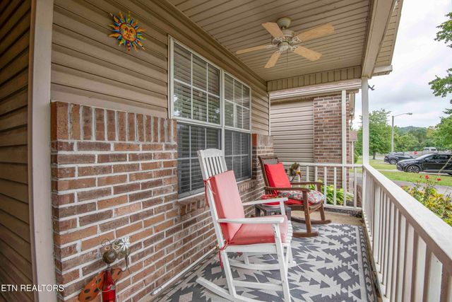 10044 Greylock Way, Knoxville, TN 37931