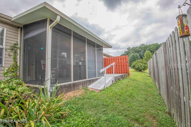 10044 Greylock Way, Knoxville, TN 37931