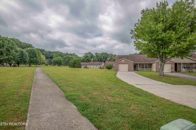 10044 Greylock Way, Knoxville, TN 37931