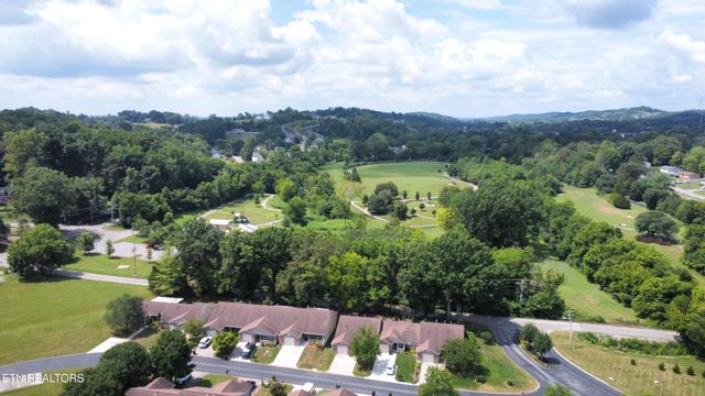 10044 Greylock Way, Knoxville, TN 37931