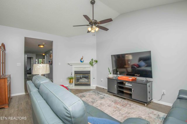 10044 Greylock Way, Knoxville, TN 37931