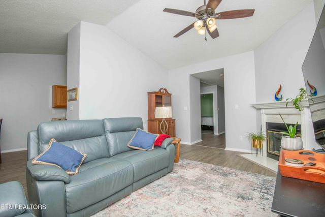 10044 Greylock Way, Knoxville, TN 37931