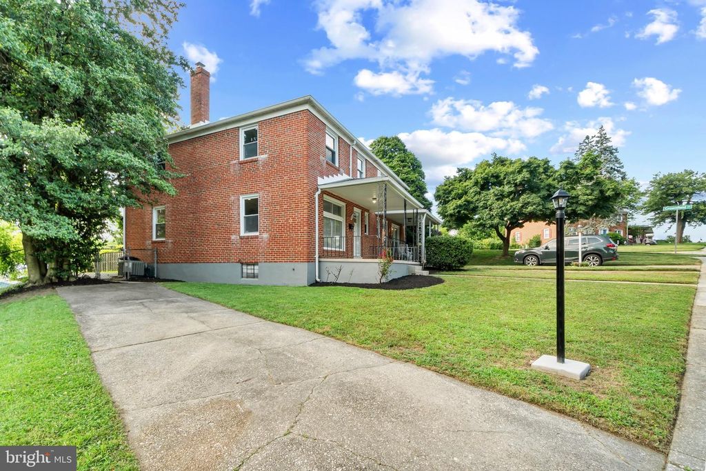 6820 QUEENS FERRY RD, Baltimore, MD 21239