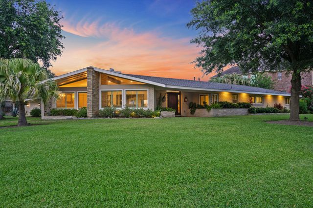1504 Bayou Homes Drive, Galveston, TX 77551