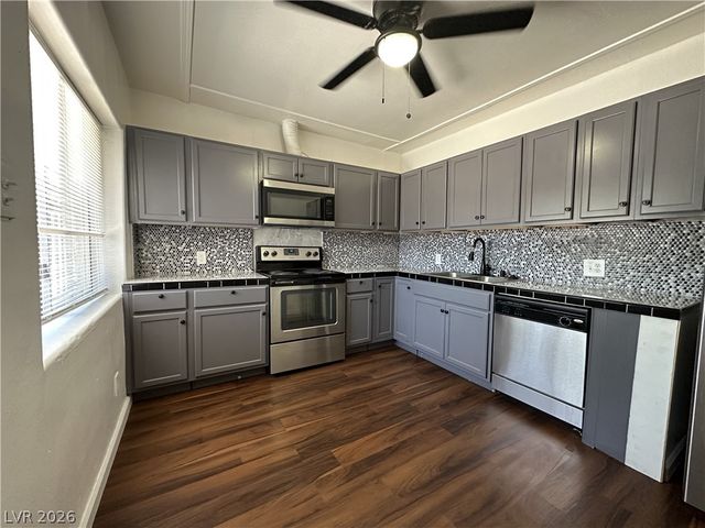 2125 Elm Avenue, Las Vegas, NV 89101